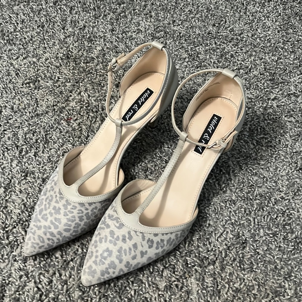 Violet and red paisley 9M women's heels. Excellent used condition